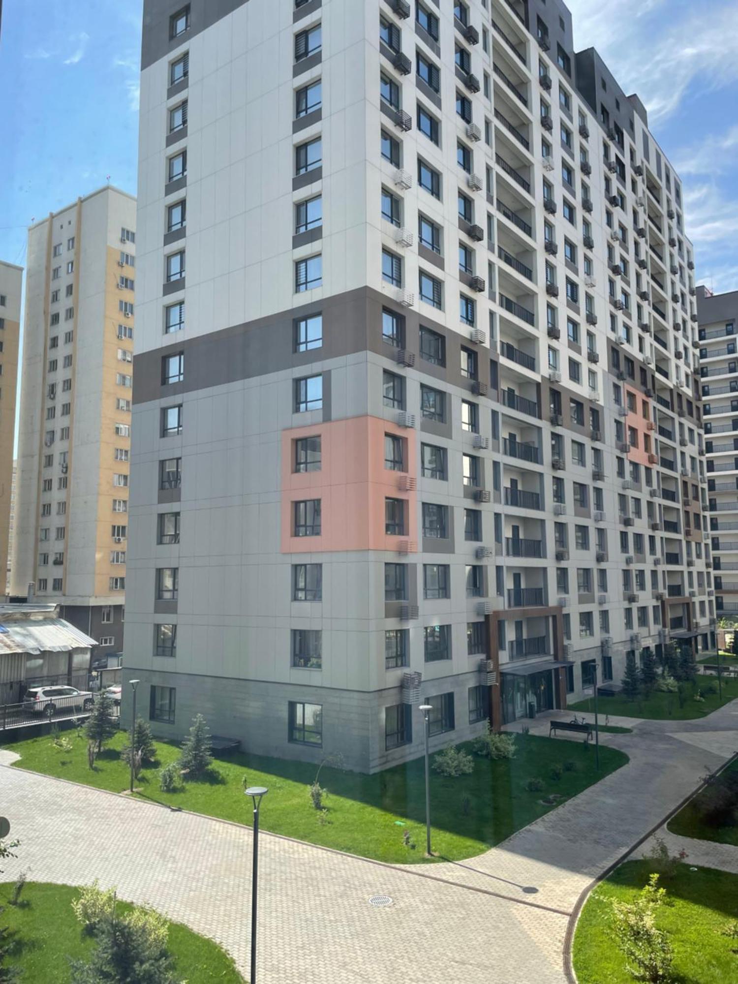 3 Bedroom With 2 Restroom In The Ala Park Business Class *