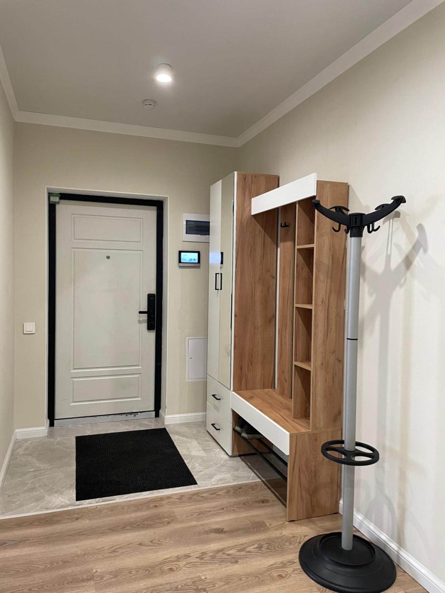 3 Bedroom With 2 Restroom In The Ala Park Business Class Apartment
