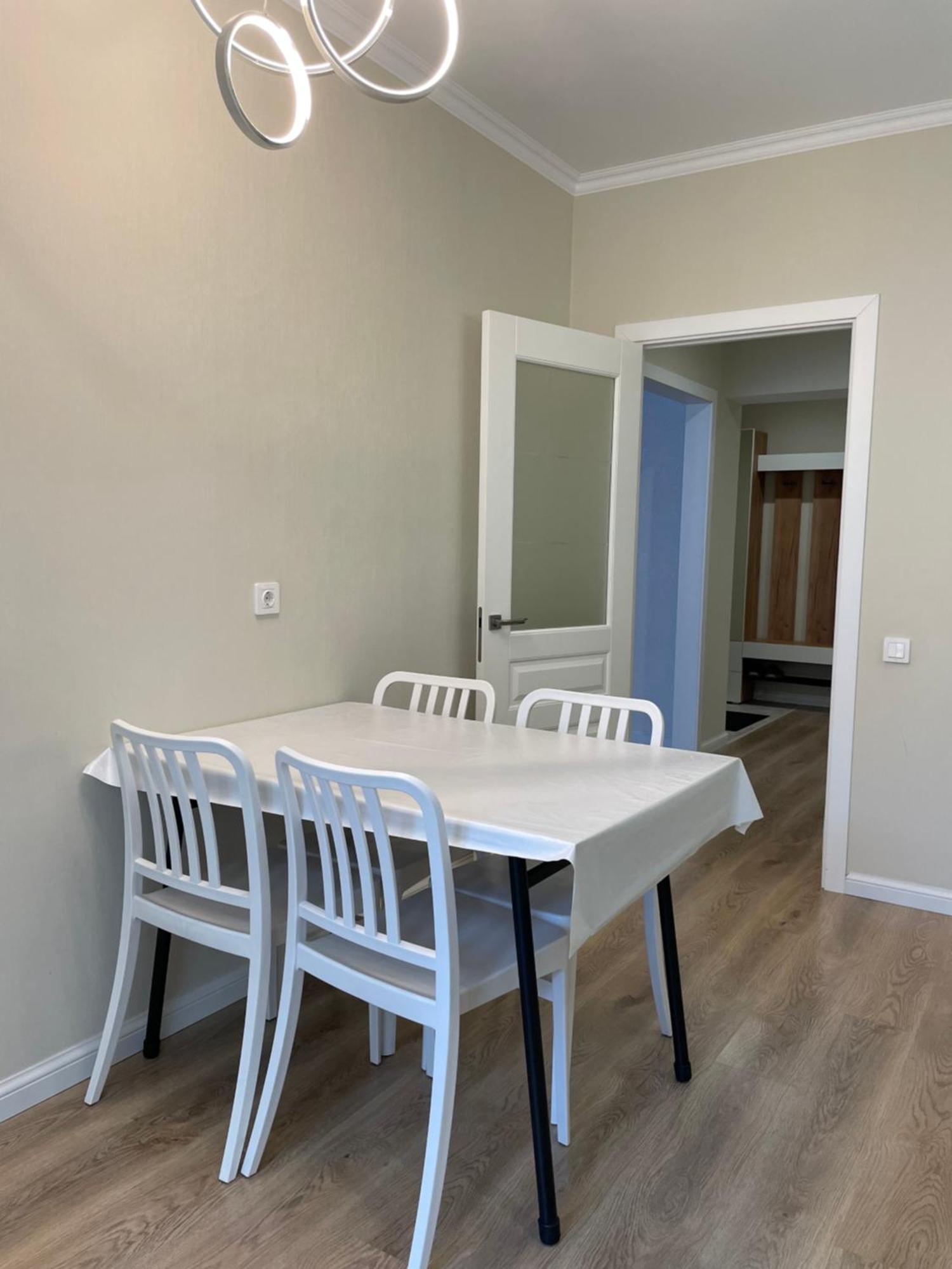 Apartment 3 Bedroom With 2 Restroom In The Ala Park Business Class