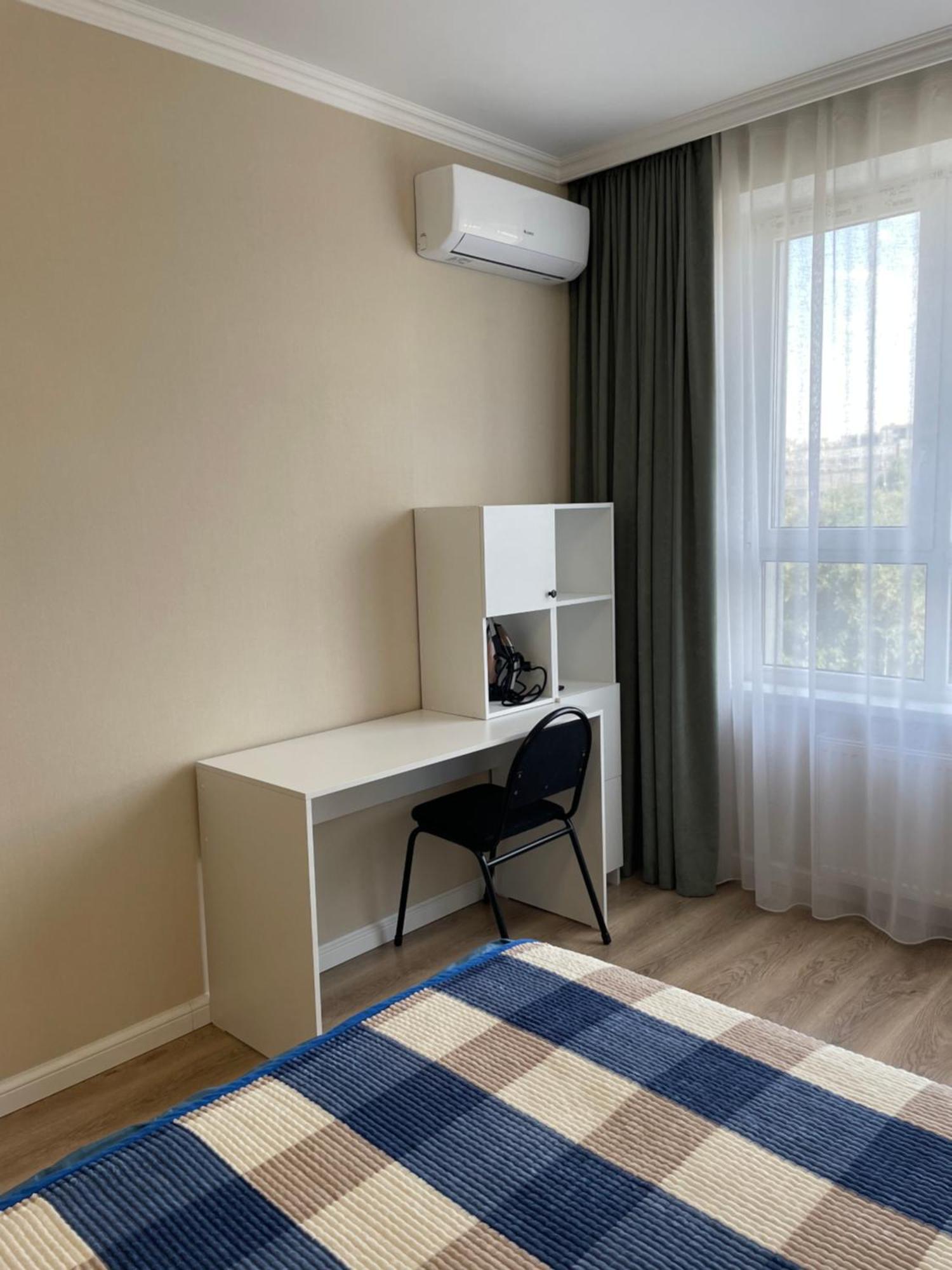 3 Bedroom With 2 Restroom In The Ala Park Business Class