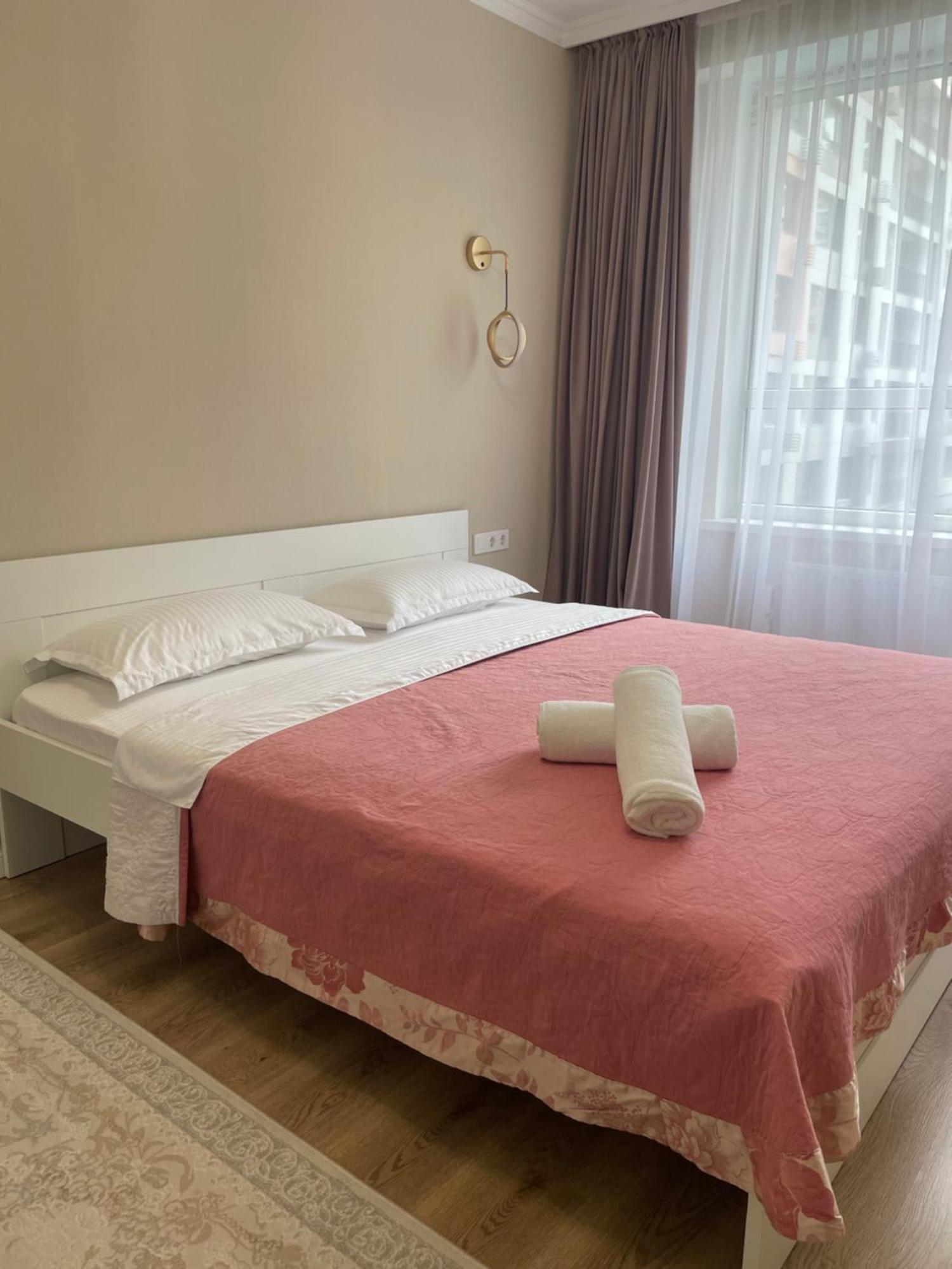 Apartment 3 Bedroom With 2 Restroom In The Ala Park Business Class Almaty