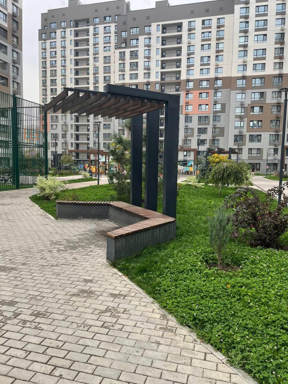 3 Bedroom With 2 Restroom In The Ala Park Business Class Apartment