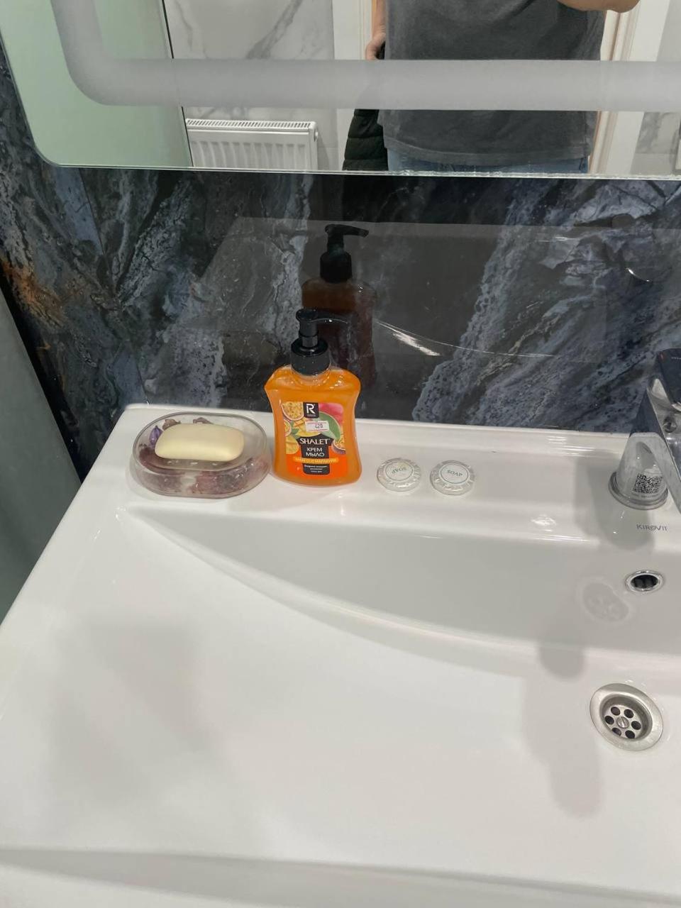 Apartment 3 Bedroom With 2 Restroom In The Ala Park Business Class *